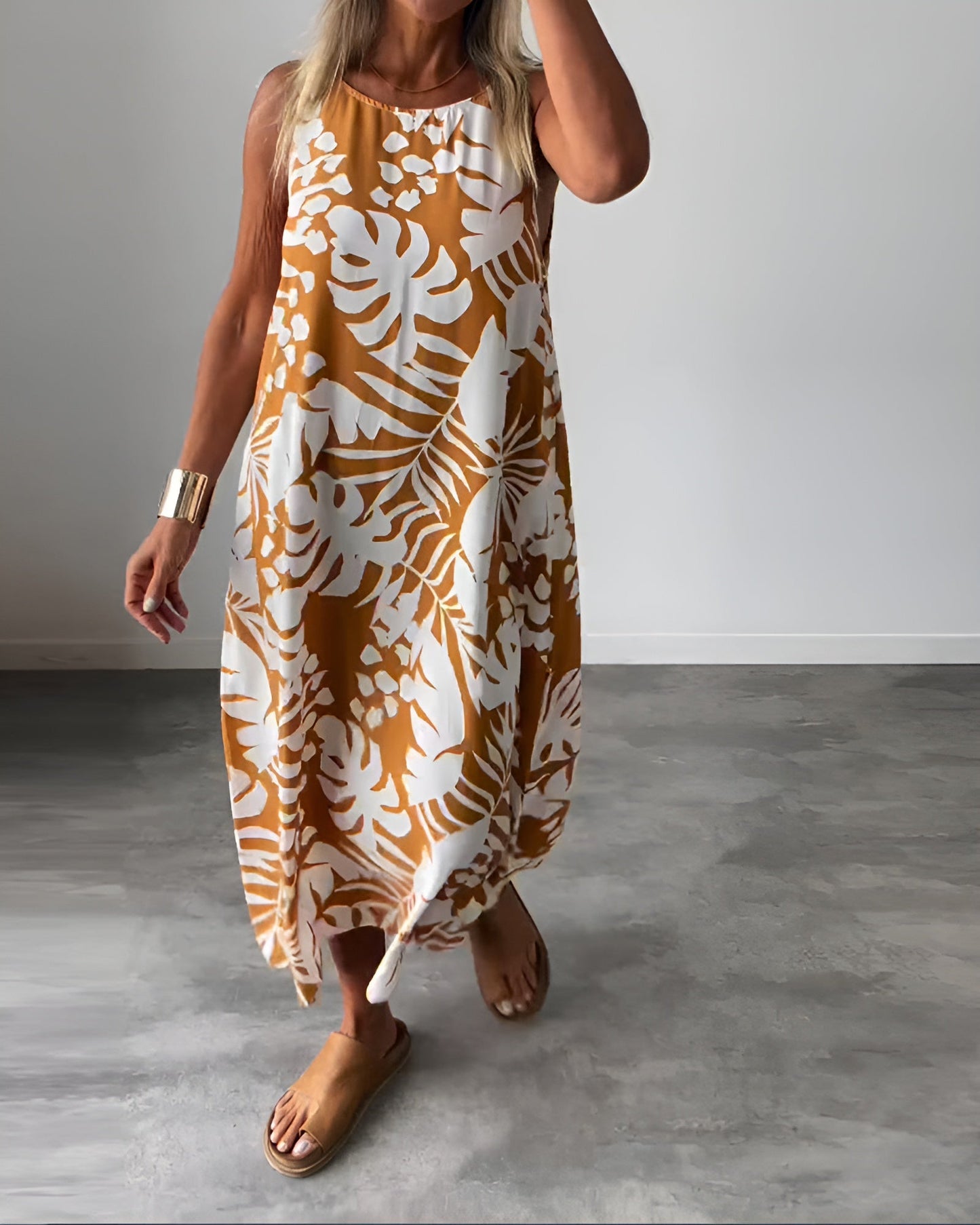 Chic Sleeveless Flowy Formal Evening Dress