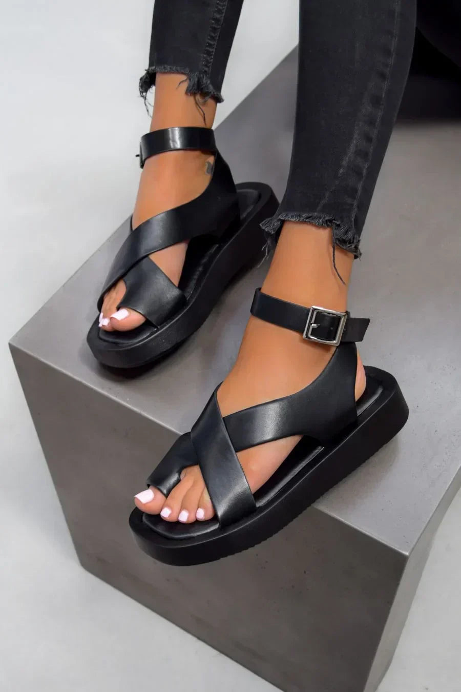 Comfortable Women's Flat Buckle Strap Sandals