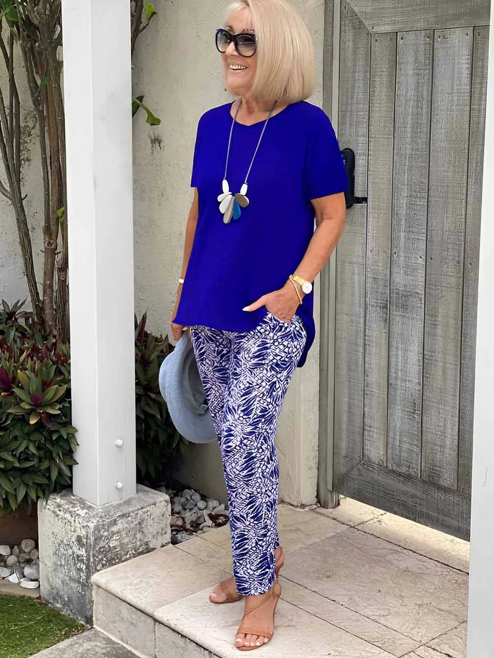 Women's Coastal Round Neck And Printed Pants Set