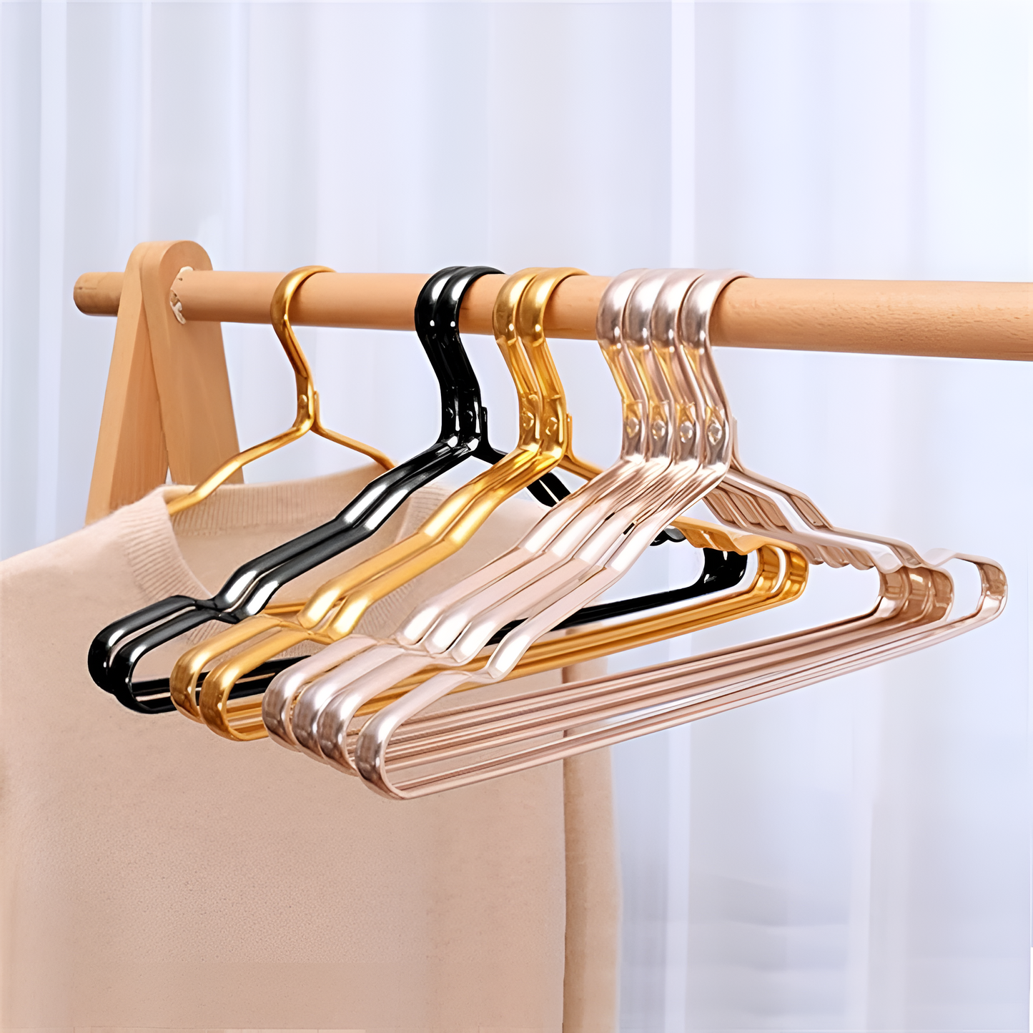 Elegant Wooden Clothes Hangers Anti-Slip Velvet - VibreMode