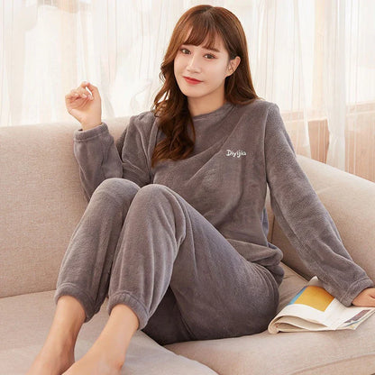 Women's Pajama Set Elegant Soft Comfort - VibreMode