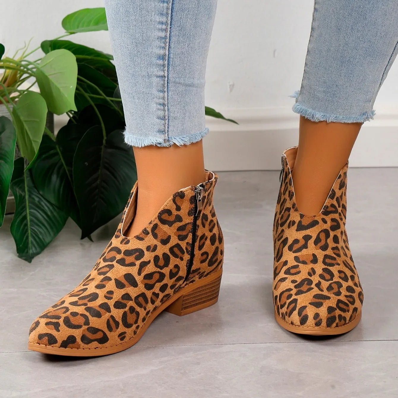 Chic Leopard Ankle Boots for Women with Zip - VibreMode