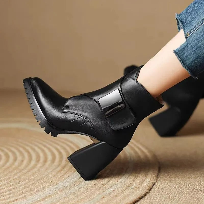 Women's Ankle Boots Strap Detail - VibreMode