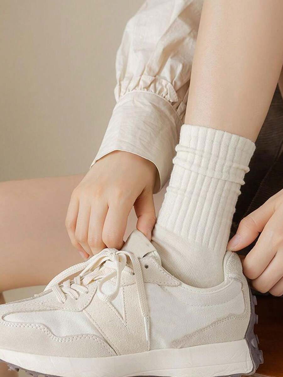 Women's Crew Socks Ribbed Ruffled Edge