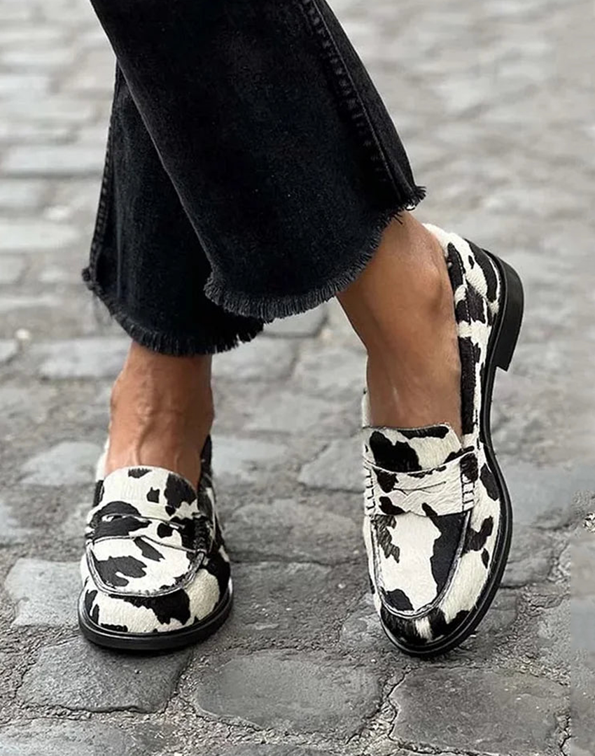 Women's Printed Closed-Toe Loafers - VibreMode