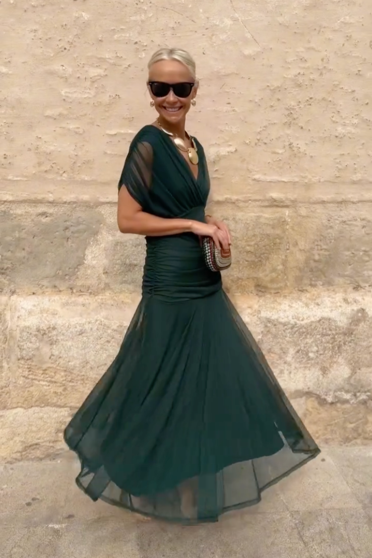 Beautiful Scoop Neck Evening Gown Maxi Dress