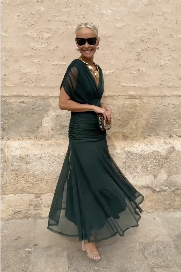 Beautiful Scoop Neck Evening Gown Maxi Dress
