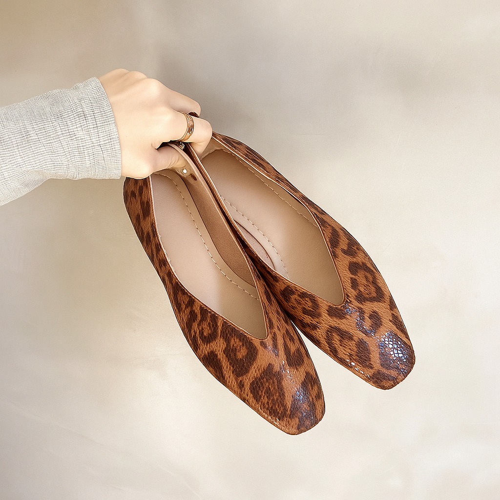 Fashionable Animal Print Flat Shoes