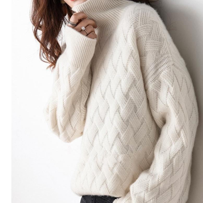 Soft Women's Lightweight Spring Sweater - VibreMode