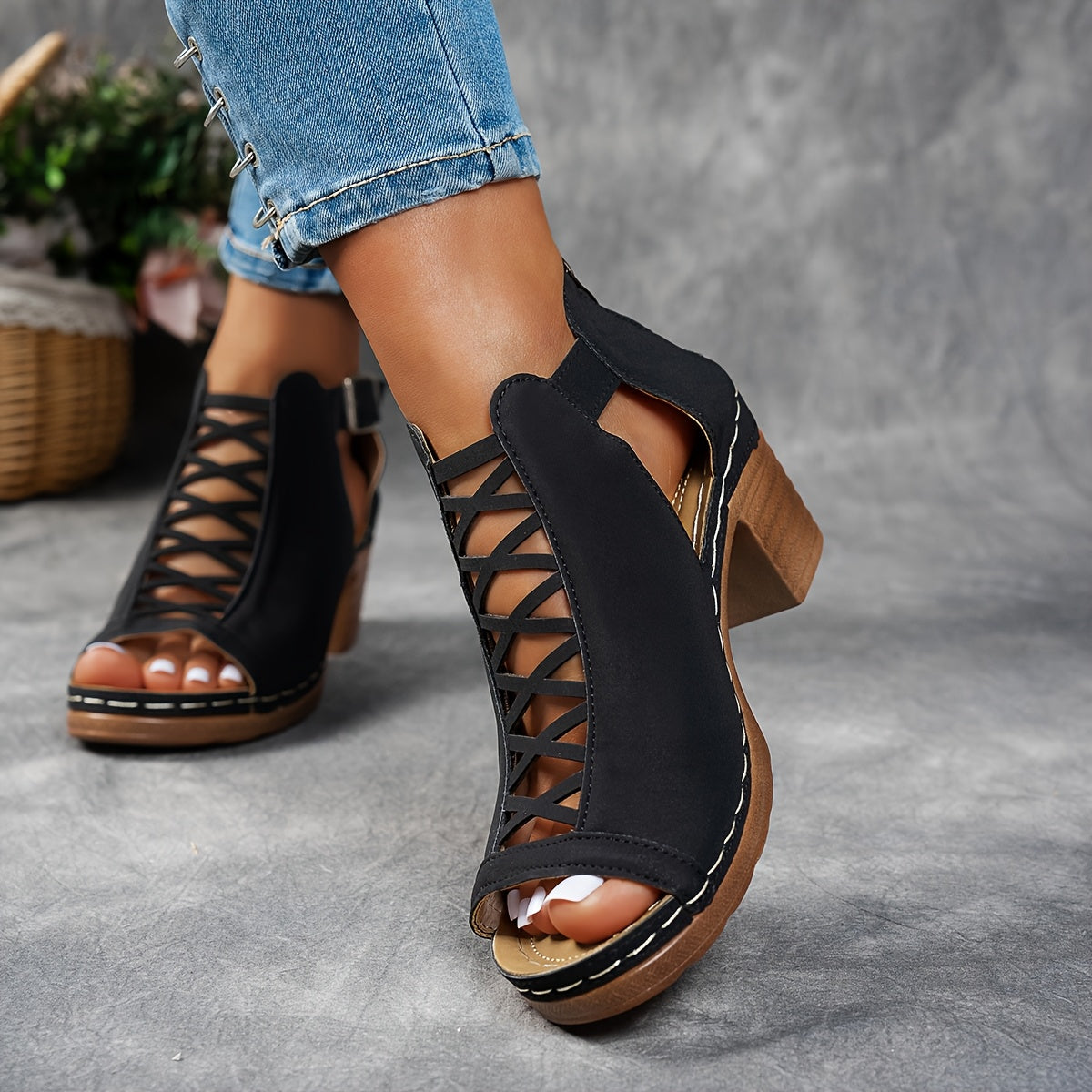 Comfortable Women's Padded Slide Sandals