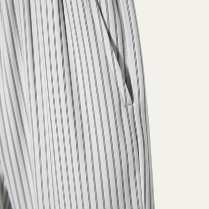 Men's Lightweight Pleated Straight Leg Pants