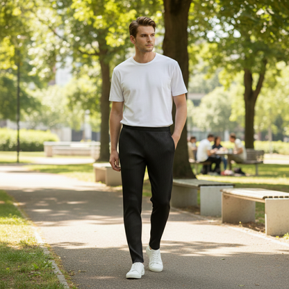 Men's Lightweight Pleated Straight Leg Pants