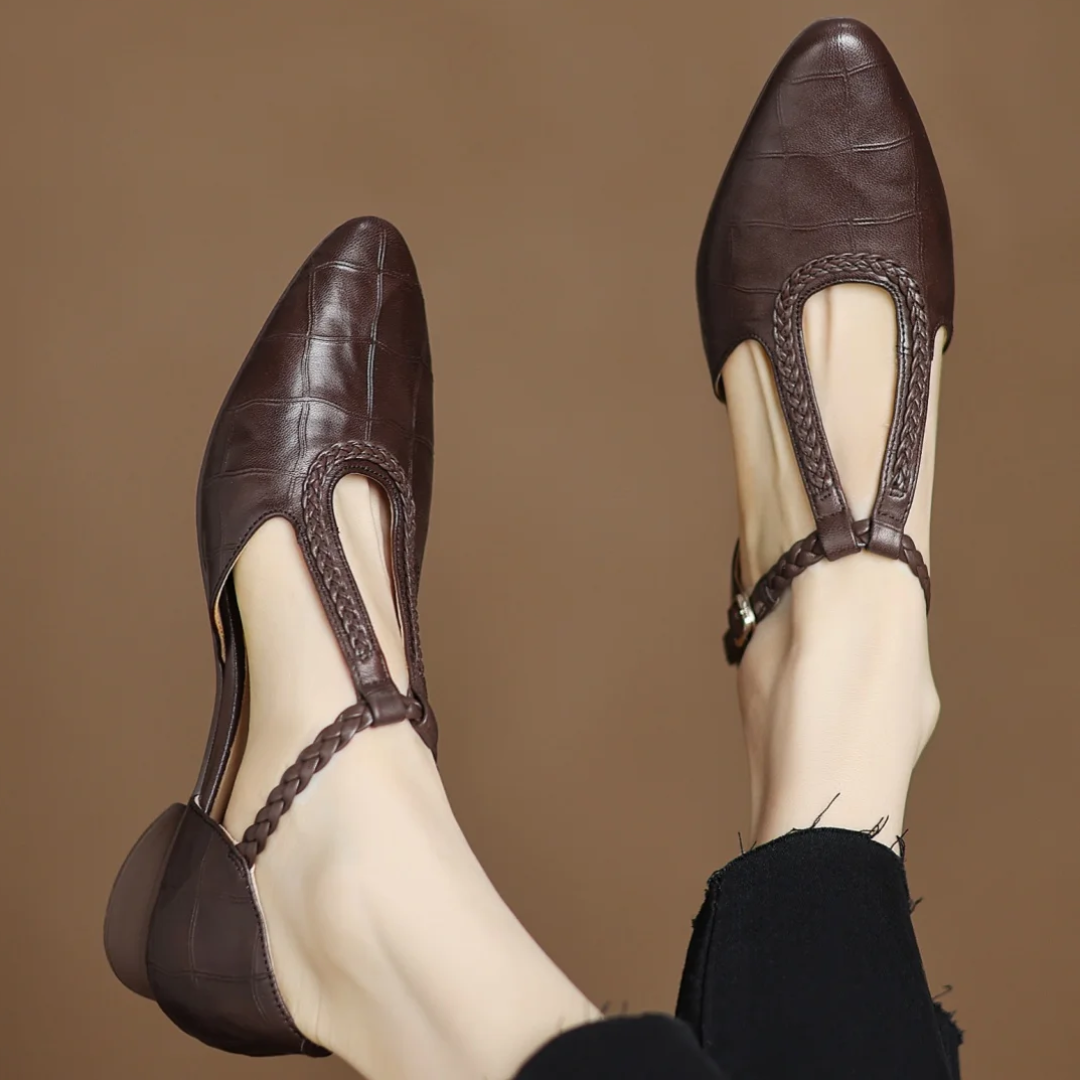 Classic Ladies Pointed Toe Leather Flat Shoes - VibreMode