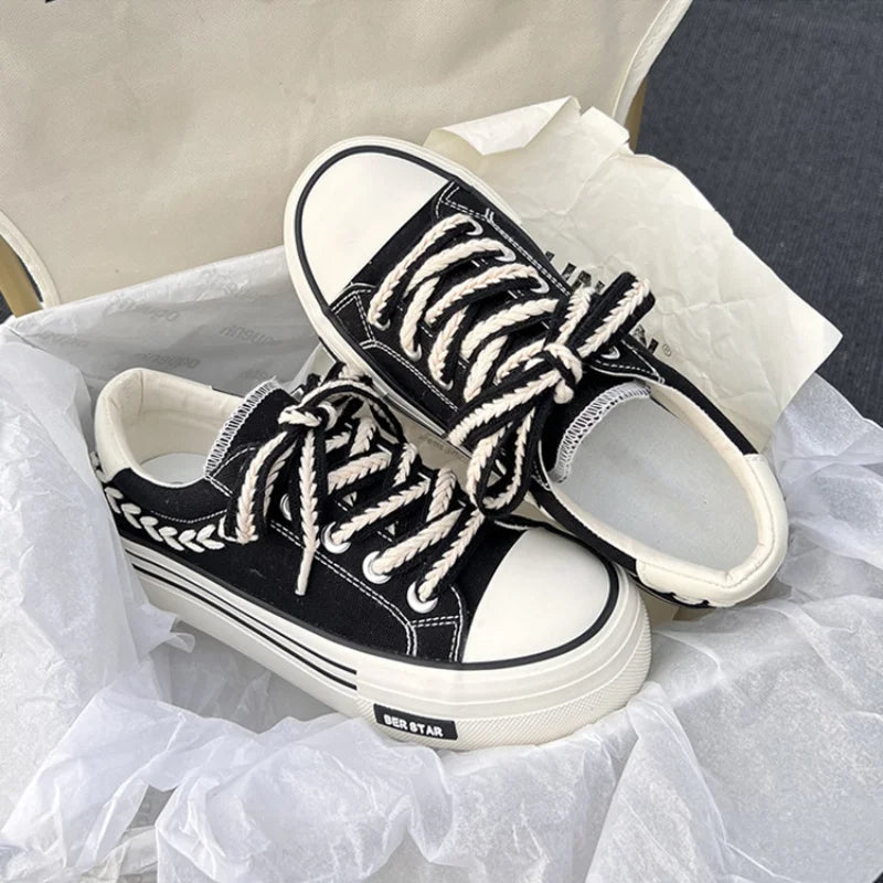 Women's Platform Canvas Sneakers - VibreMode
