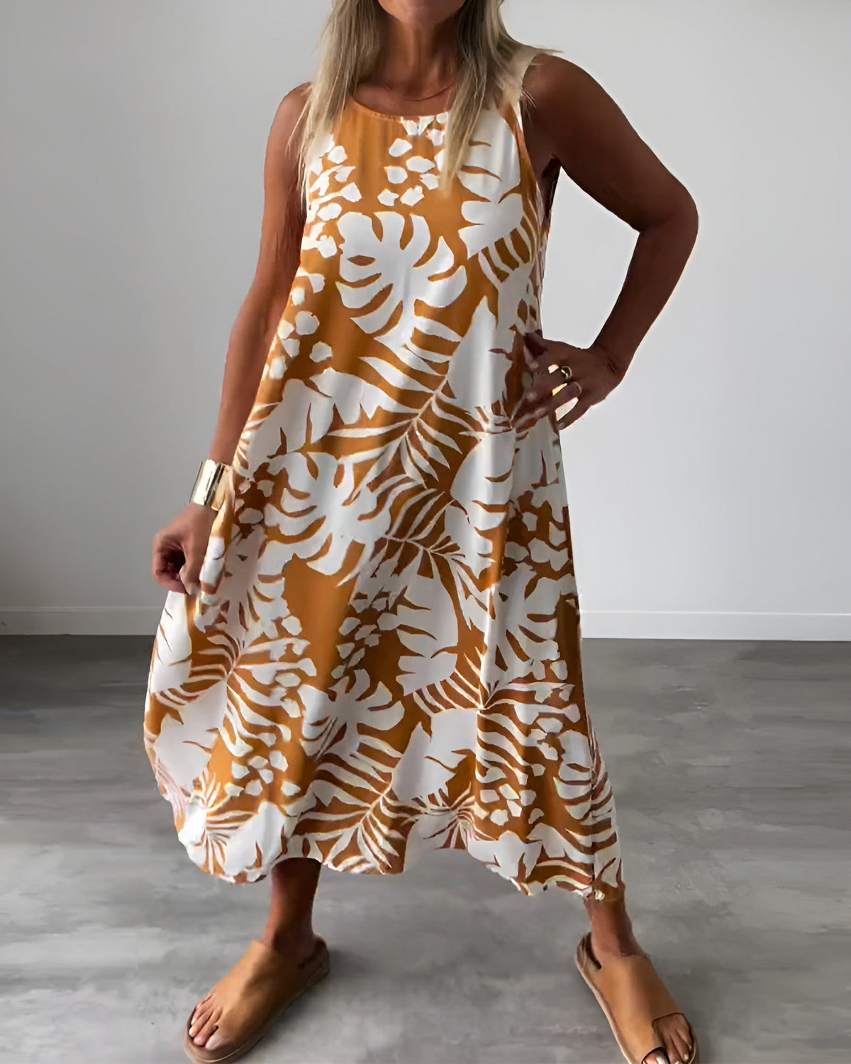 Chic Sleeveless Flowy Formal Evening Dress