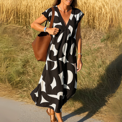 Elegant Ladies V Neck Flowy Evening Gown Dress