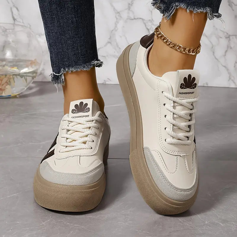 Retro Inspired Women's Platform Trainers Contrast Details