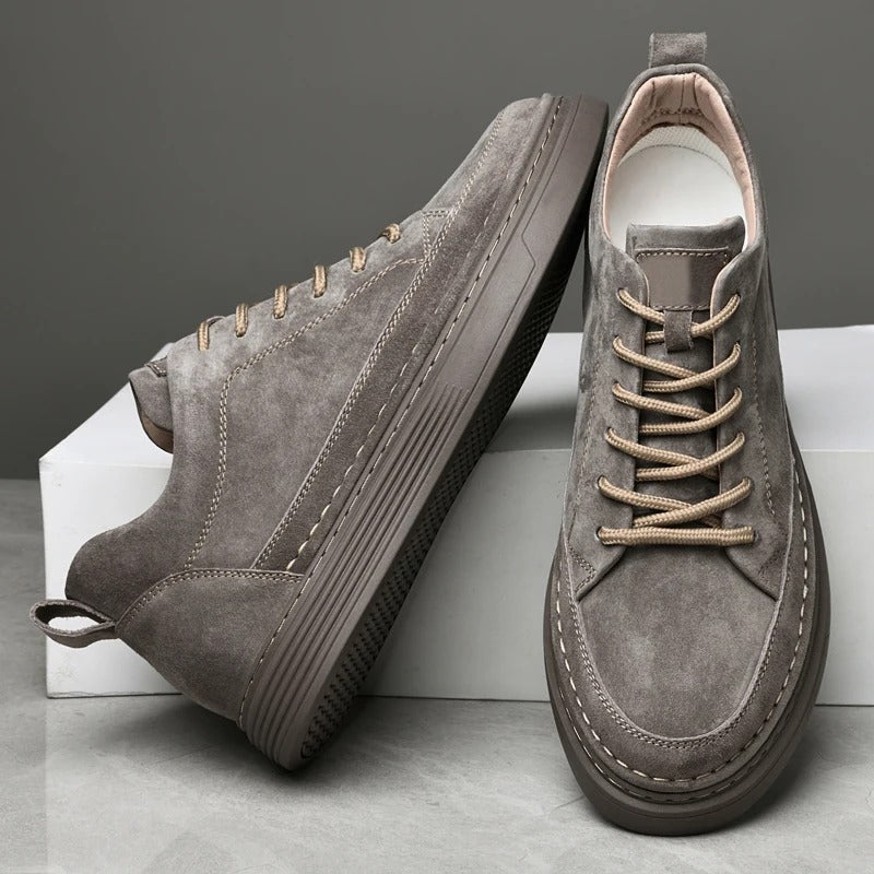 Men's Casual Lace-Up Sneakers Contrast Sole Black