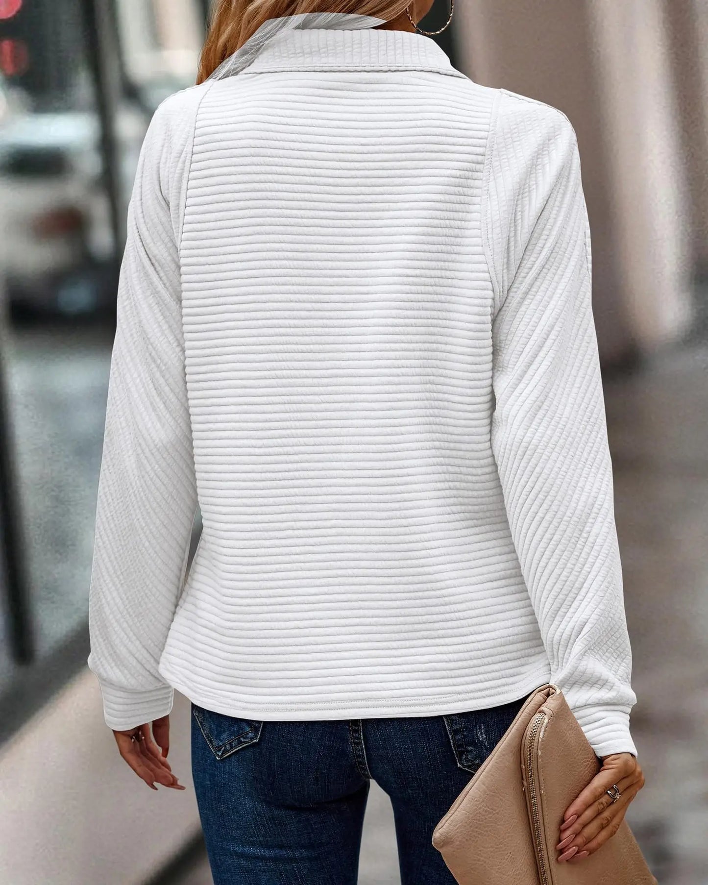 Chic Women's Crew Neck Sweater