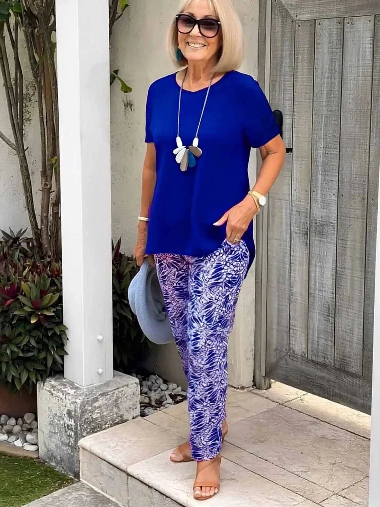 Women's Coastal Round Neck And Printed Pants Set