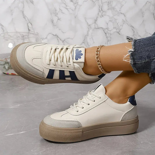 Retro Inspired Women's Platform Trainers Contrast Details - VibreMode