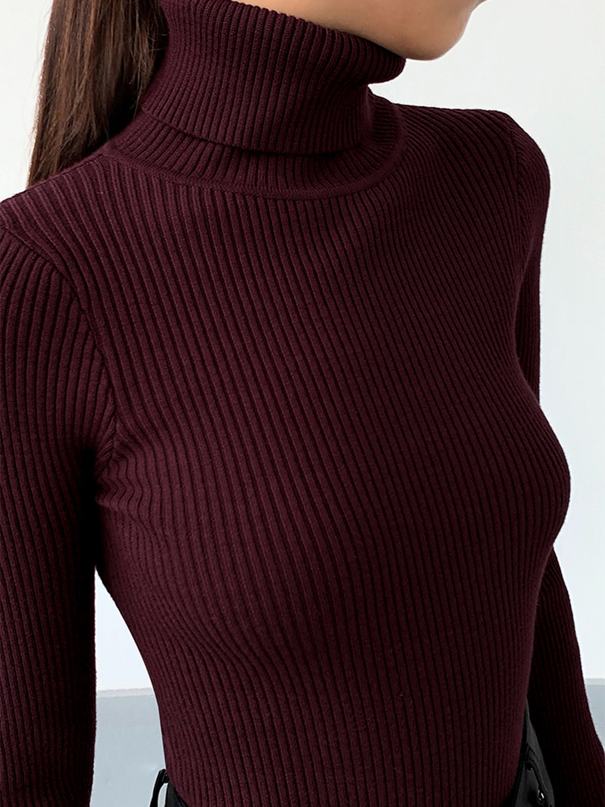 Soft Women's Lightweight Long Sleeve Turtleneck Top