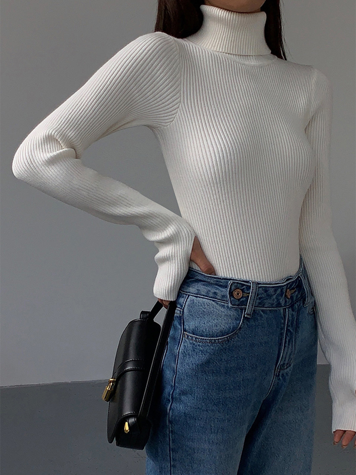 Soft Women's Lightweight Long Sleeve Turtleneck Top