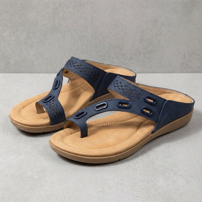 Relaxed Fit Women's Thong Sandals Perforated Metallic Accents