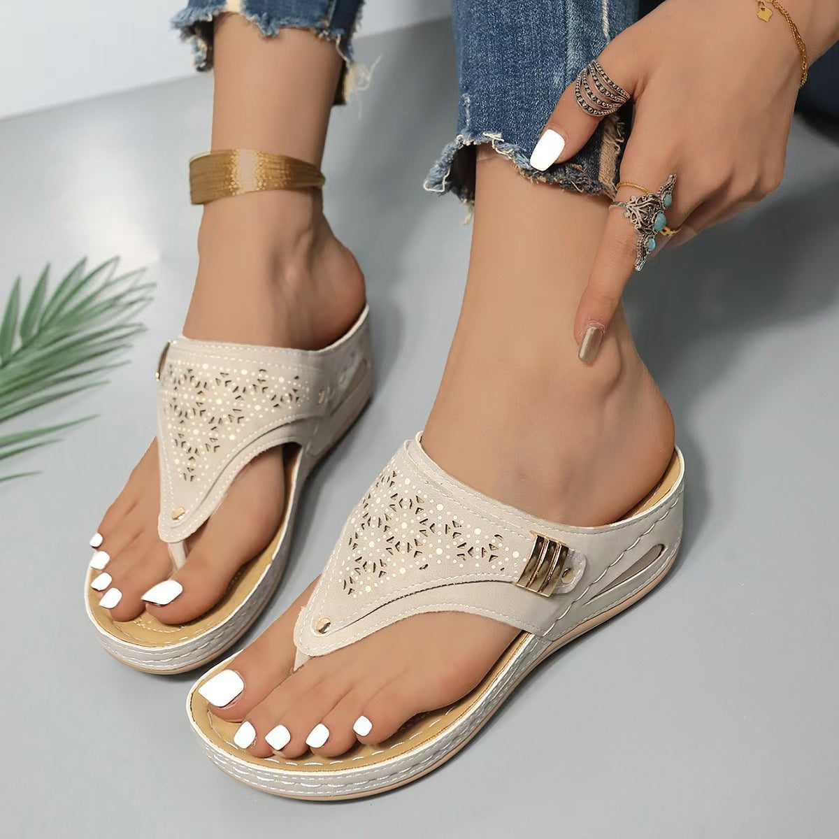 Comfortable Womens Walking Sandals with Arch Support