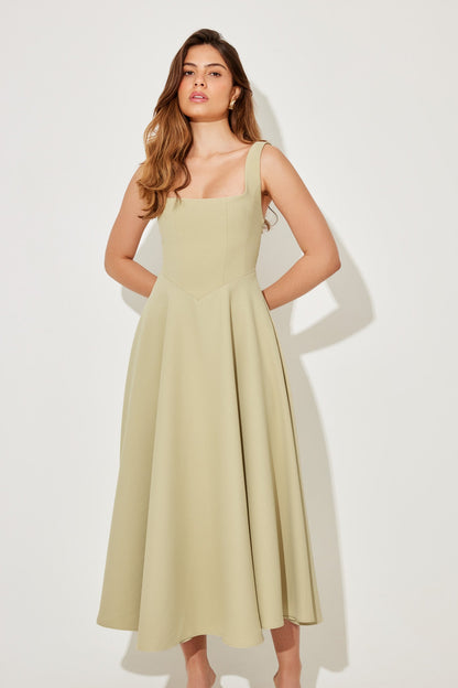 Elegant Casual Midi Dress