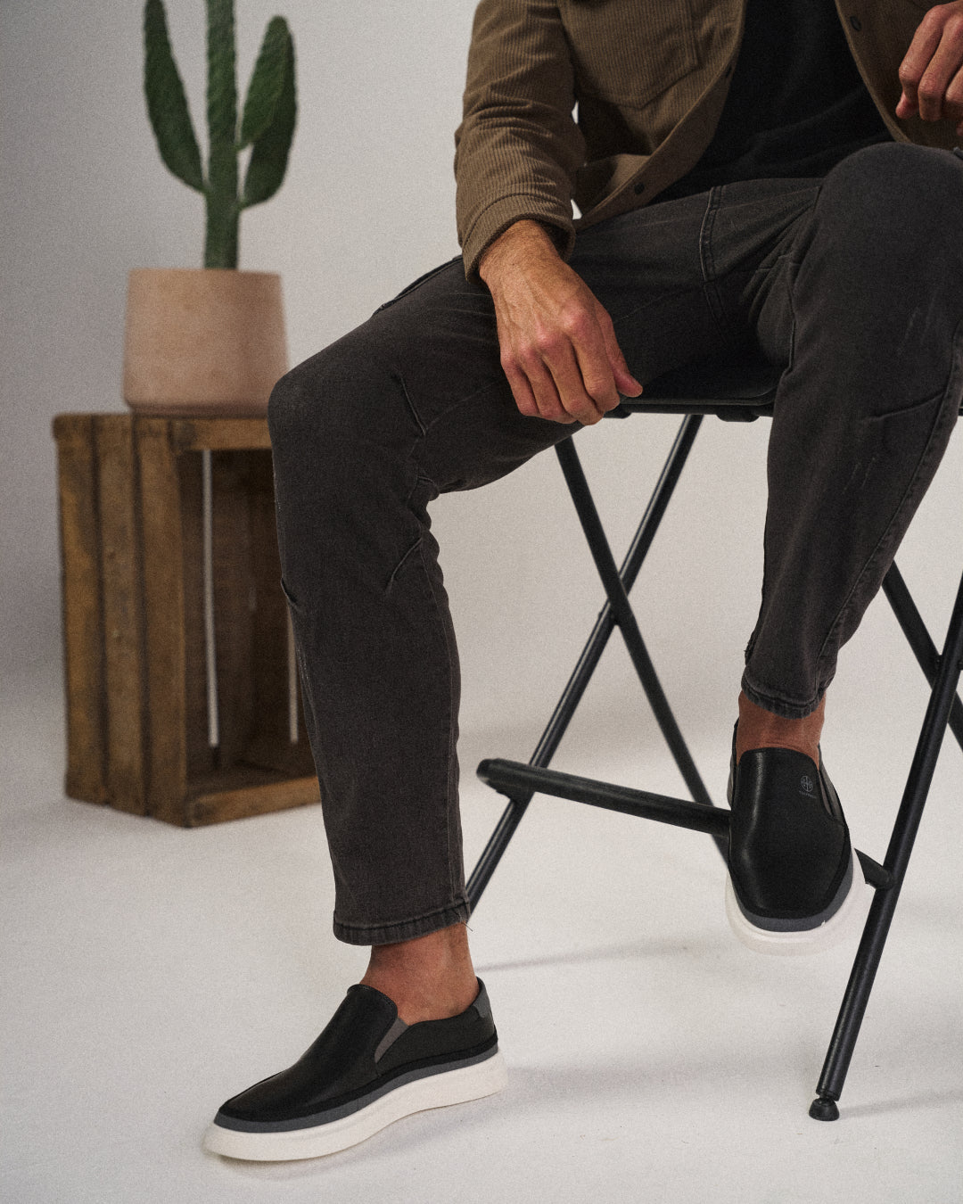 Men's Slip On Shoes Low Contrast Sole