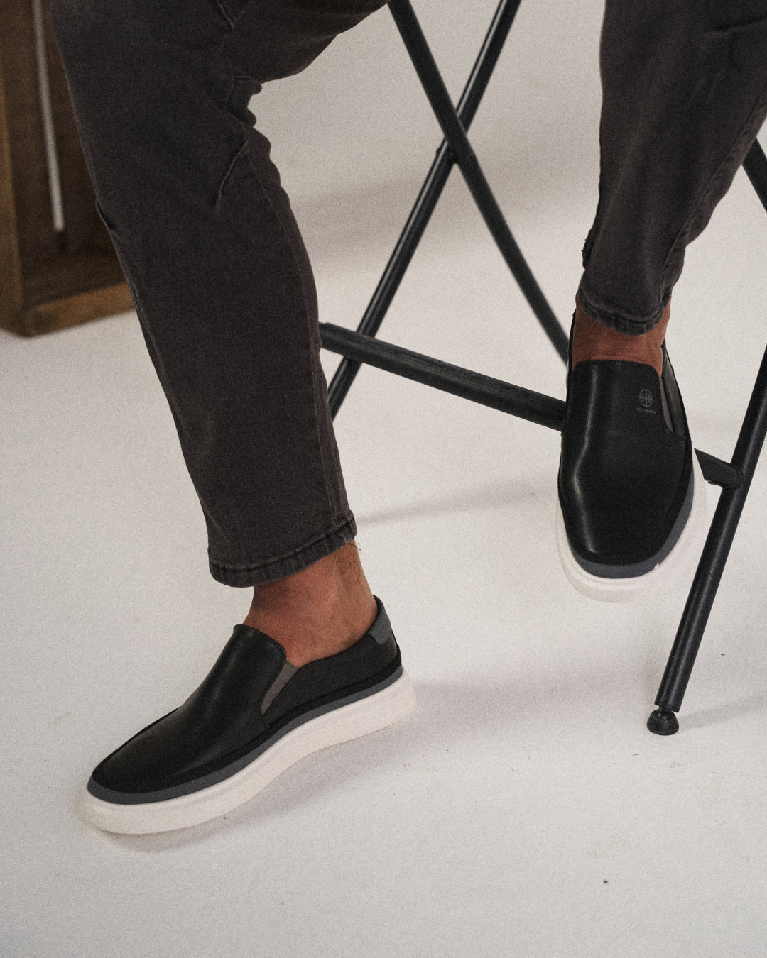 Men's Slip On Shoes Low Contrast Sole