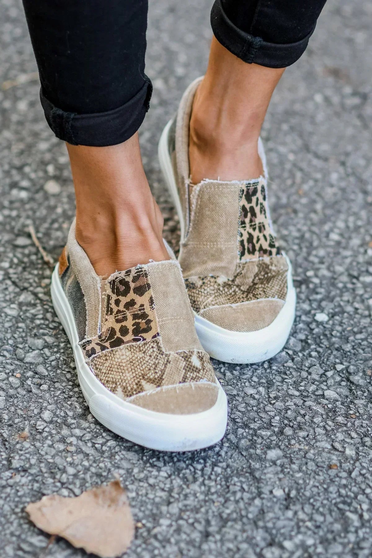 Women's Pain Relieving Slip On Shoes - VibreMode
