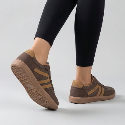 Lace Up Sneakers Textured Sole Contrasting Stripes