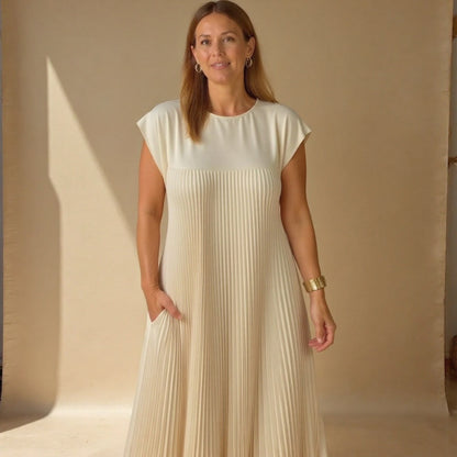 Elegant Ladies Long Pleated Evening Dress