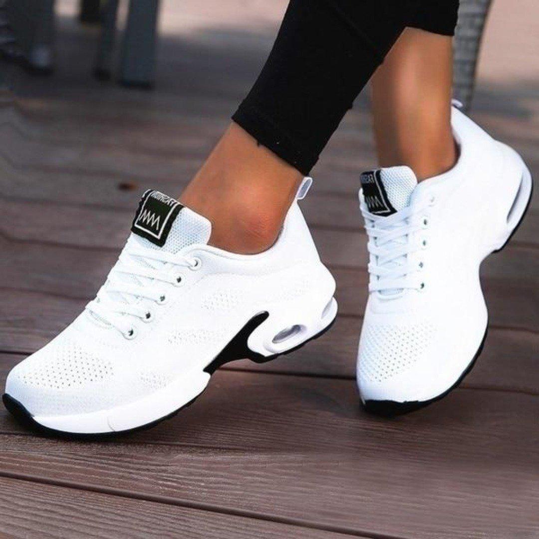 Fashionable Women's Sports Running Sneakers