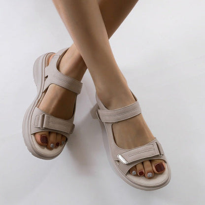Elevated Buckle Strap Sandals - VibreMode