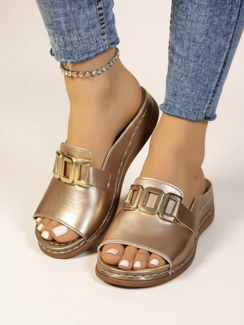 Comfy Women's Buckled Sandal Slides
