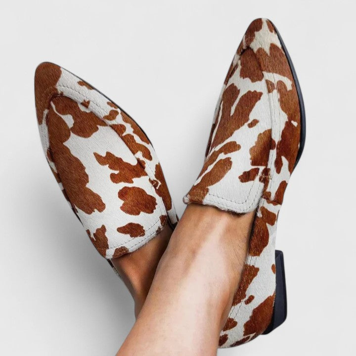 Women's Patterned Pointed Toe Loafers - VibreMode