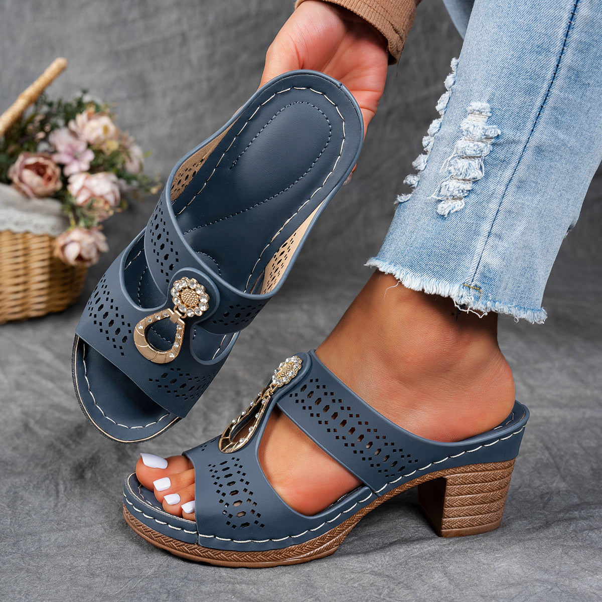 Comfortable Women's Sparkly Flat Sandals