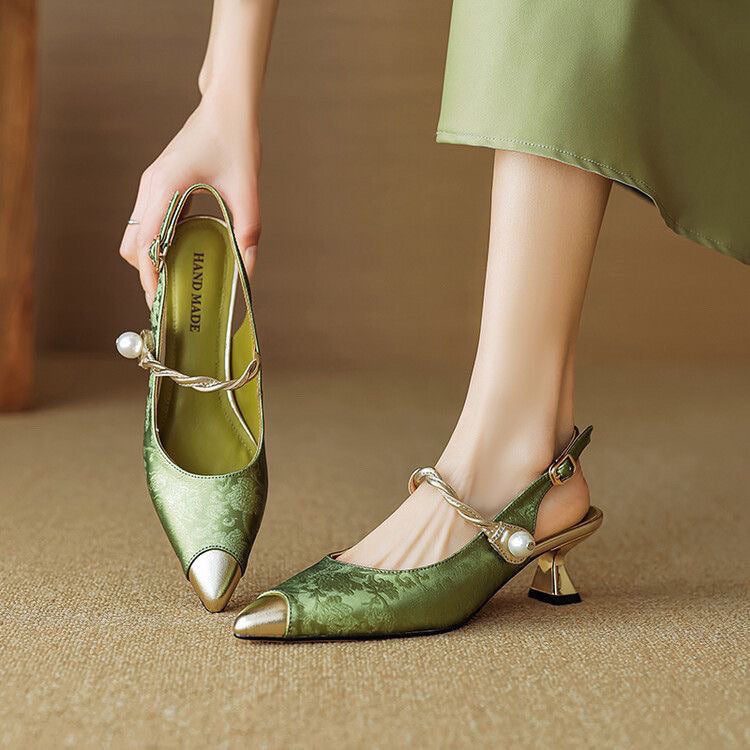 Comfortable Low Heel Sandals - VibreMode