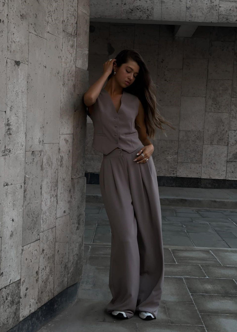 Women's Sleeveless Blazer Set