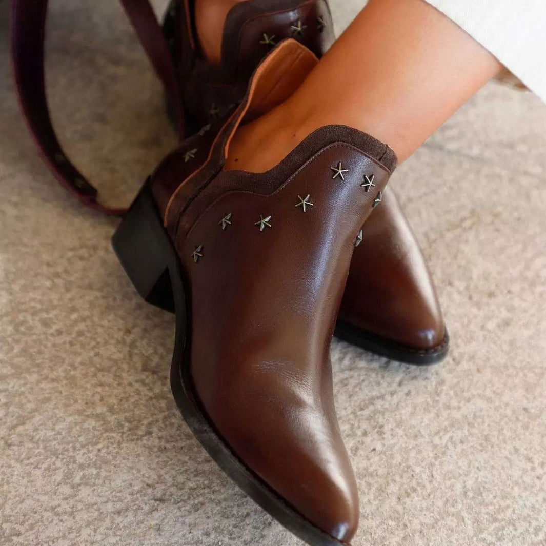 Studded Western Boots - VibreMode