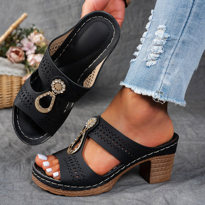 Comfortable Women's Sparkly Flat Sandals - VibreMode