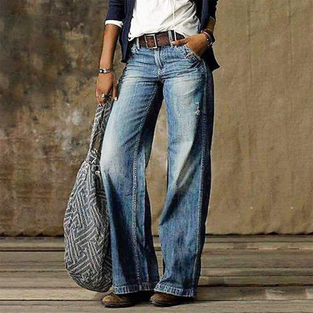 Comfortable Ladies Loose Fit Spring Jeans - VibreMode