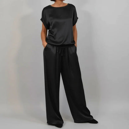 Women's Relaxed Fit 2-Piece Set