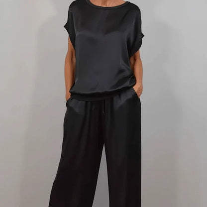 Women's Relaxed Fit 2-Piece Set