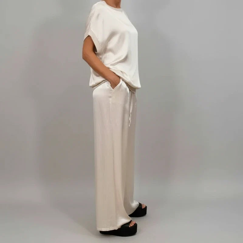 Women's Relaxed Fit 2-Piece Set