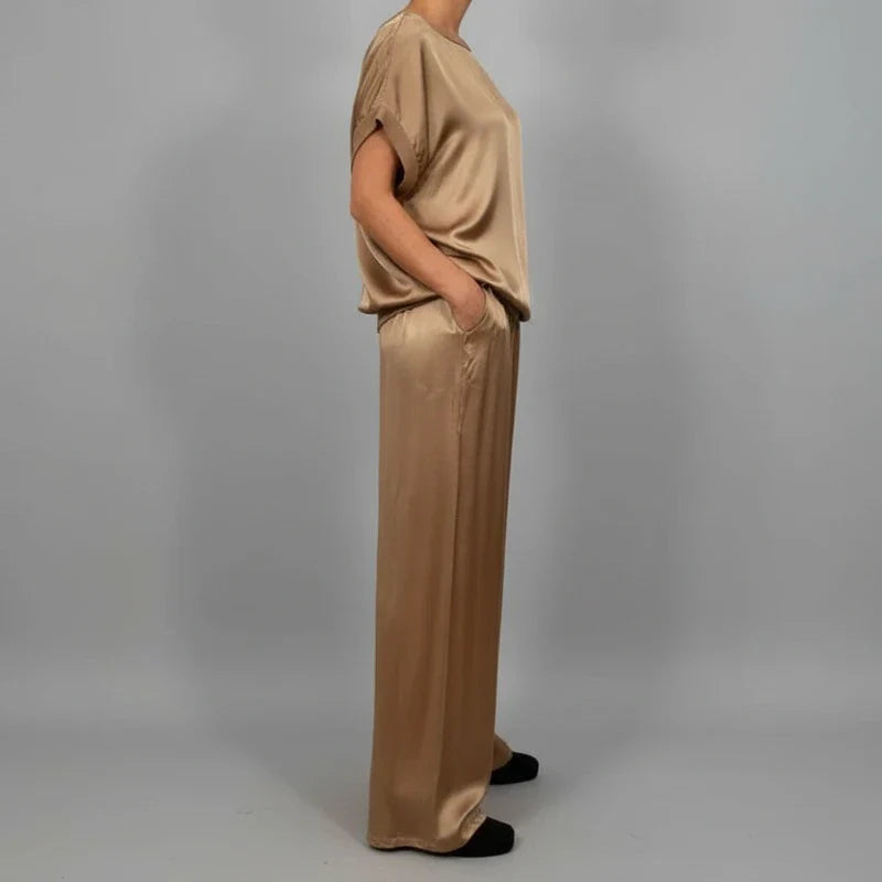 Women's Relaxed Fit 2-Piece Set