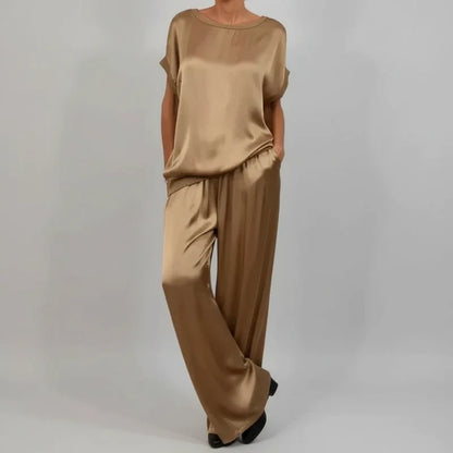 Women's Relaxed Fit 2-Piece Set